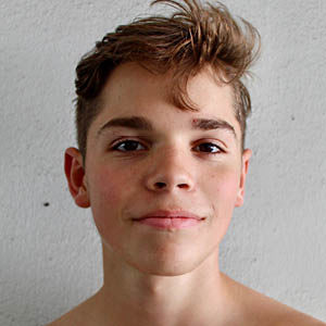 Sebastian Bustamante headshot